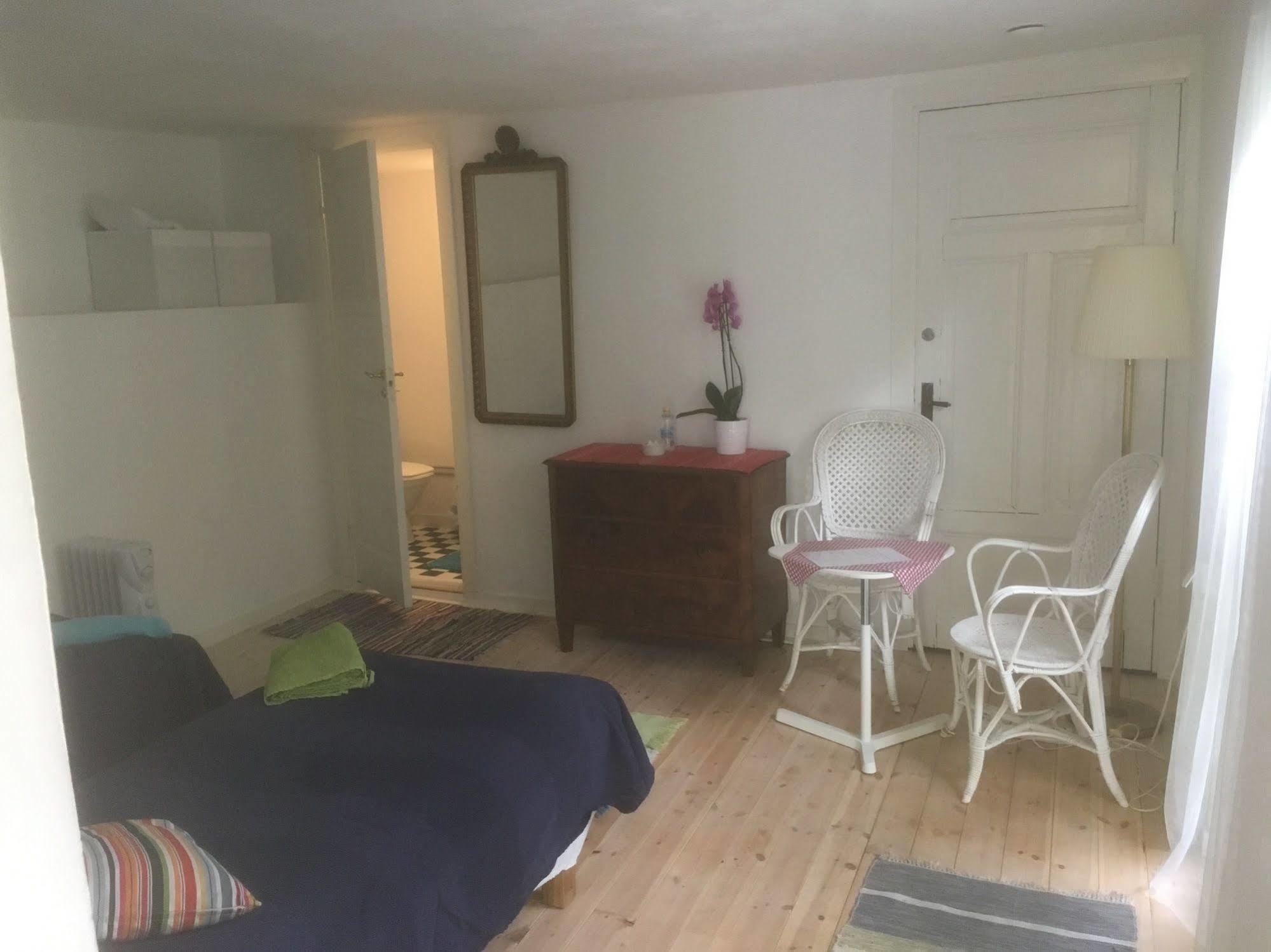 Stockholm B&B Cottage Nacka Esterno foto